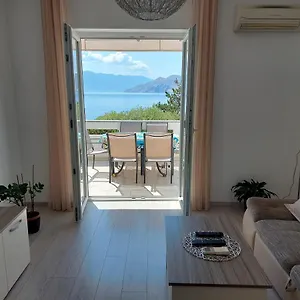 Kricin 14 Laura , Baška Croazia